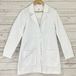 Med Couture Women’s Belted Floral Jacquard White Medical Lab Coat Size M